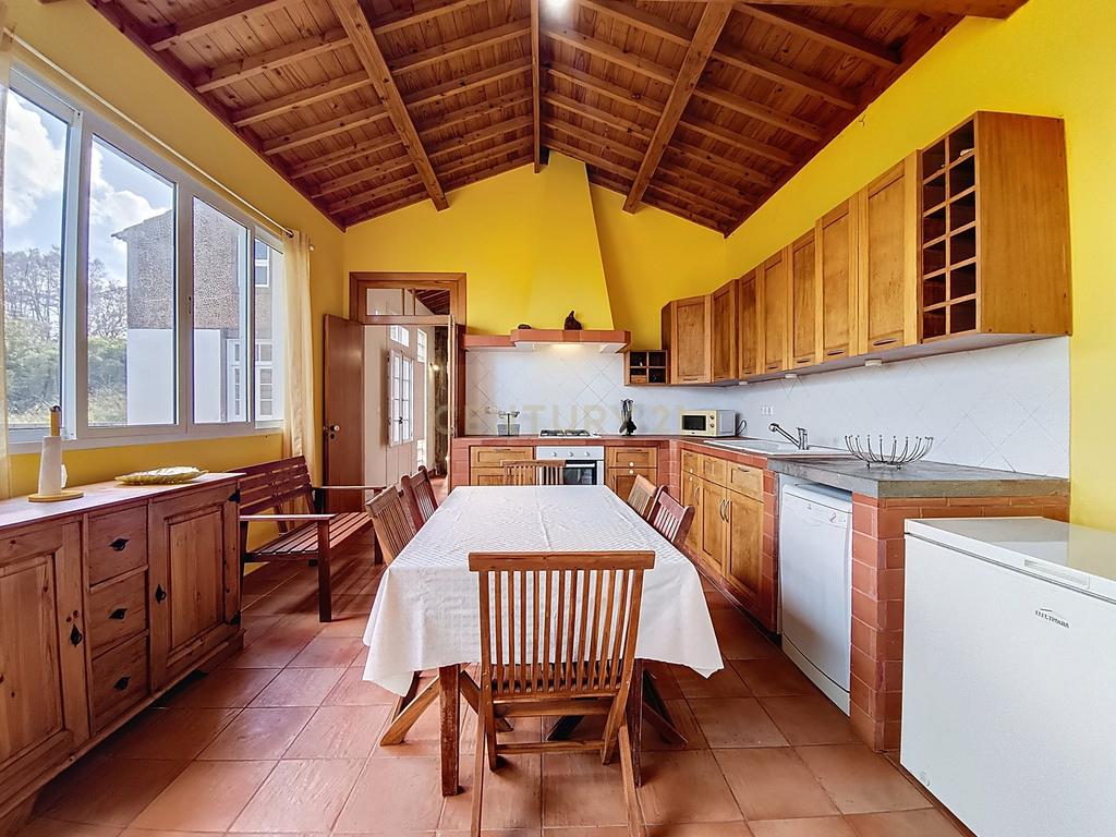Rústico de Luxo – Moradia Renovada com Vista Mar Deslumbrante - Image 35