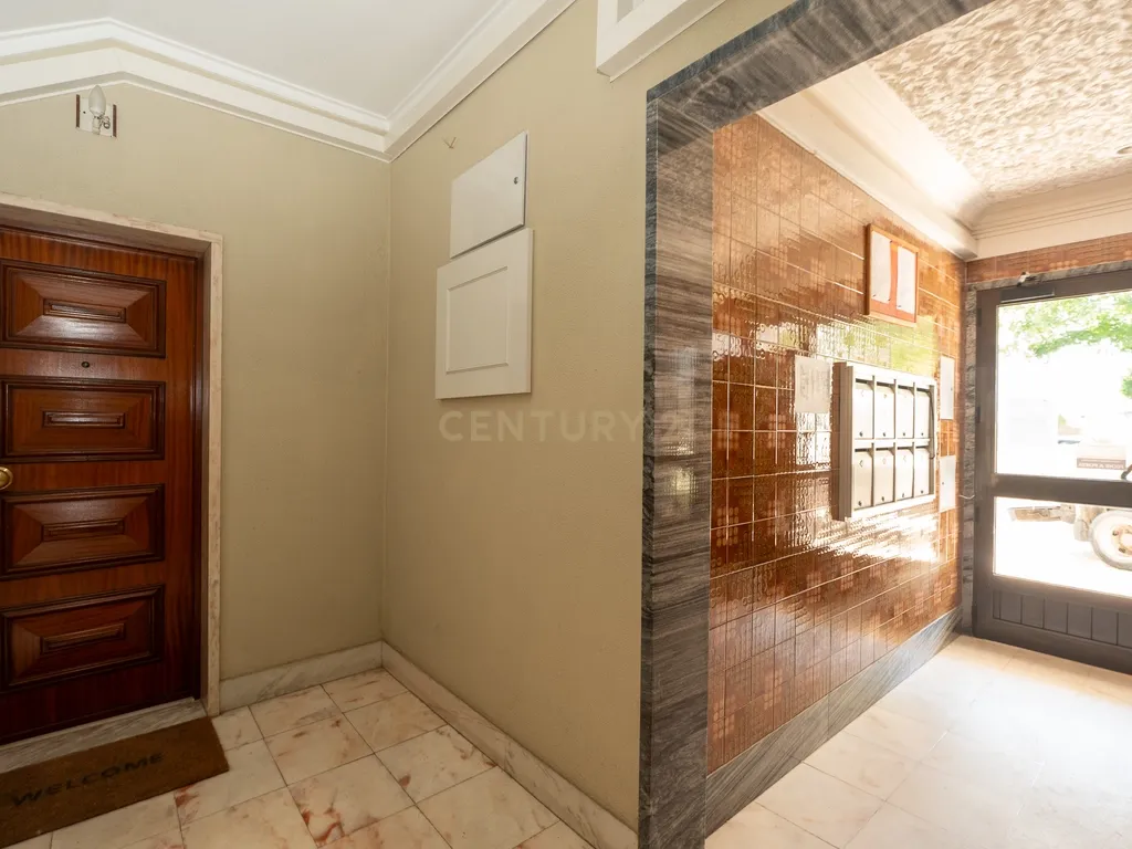 ** APARTAMENTO T2 NA AMADORA, PERTO DO METRO E DO COMBOIO ** - Image 24