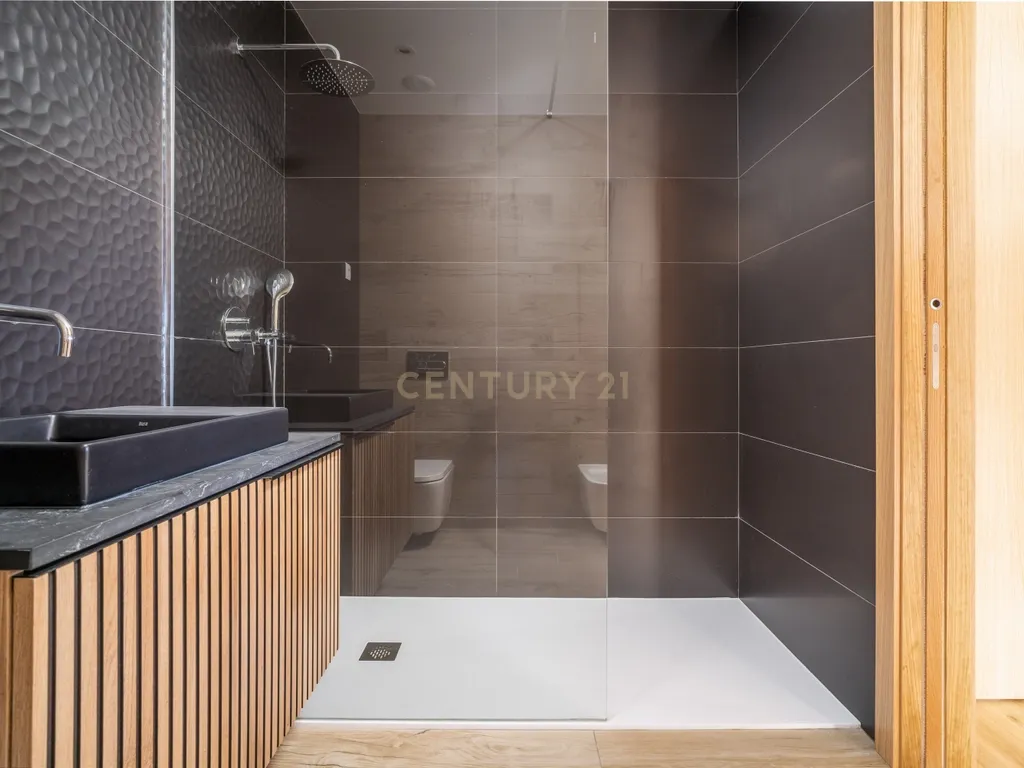 T1+3 único no prestigiado empreendimento Lux Garden – Coimbra - Image 10
