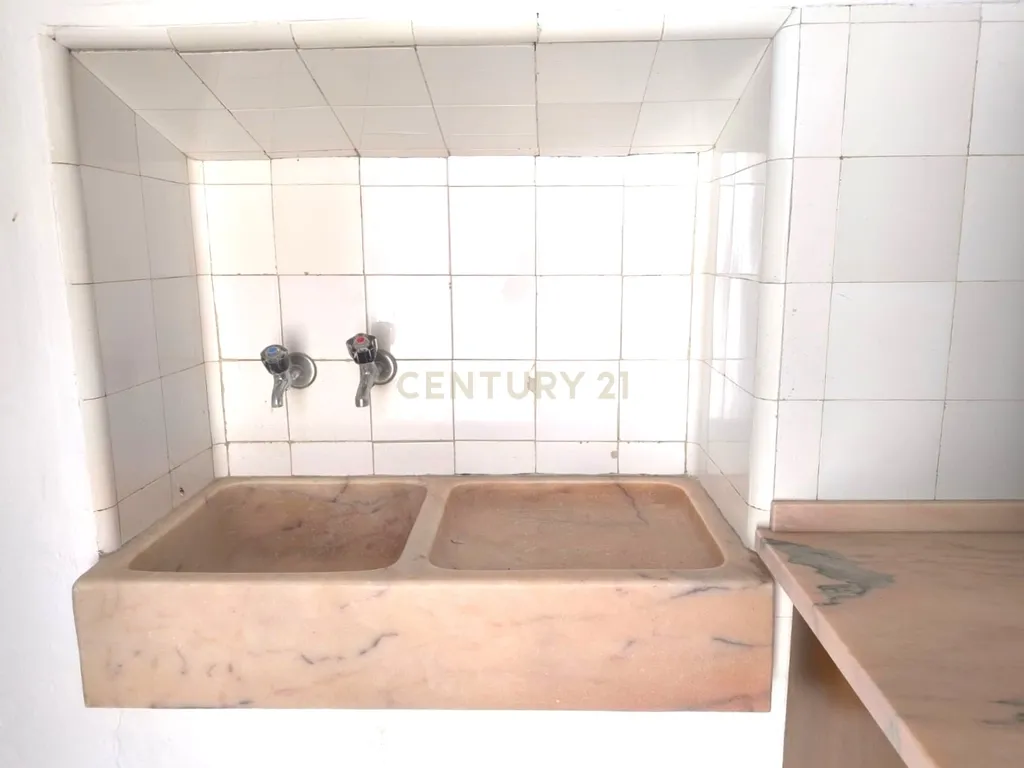 APARTAMENTO T2+1 COM 2 LOGRADOUROS NO CORAÇÃO DE BORBA - Image 16