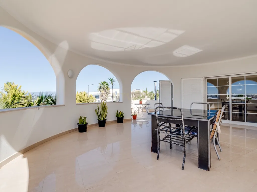 Moradia em Ferragudo com Vista para o Rio - Image 13