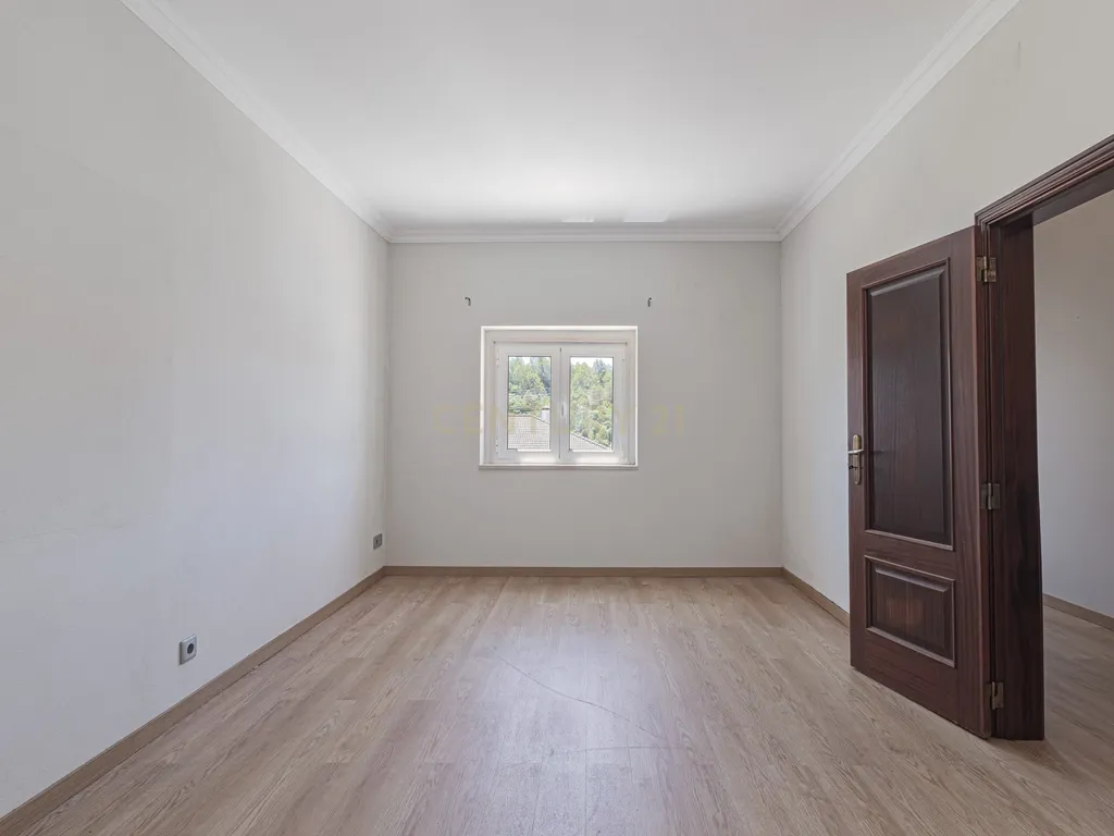 Moradia T4 em Vila Nova - Bucelas - Image 23