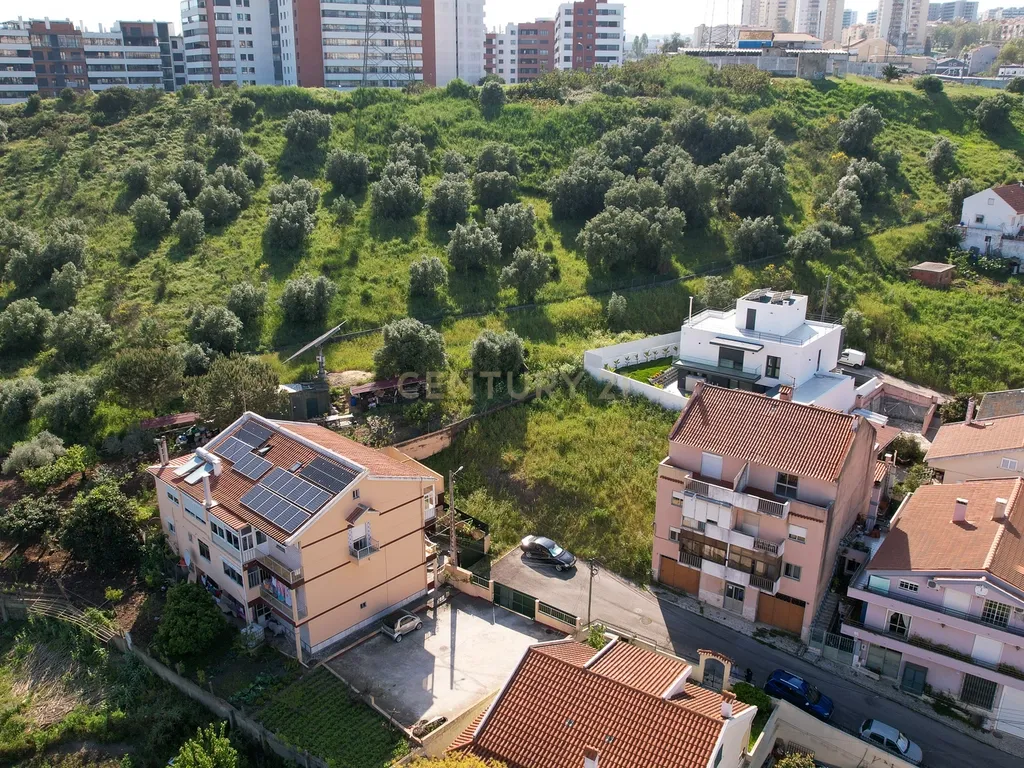 Terreno para venda localizado em Odivelas - Image 11