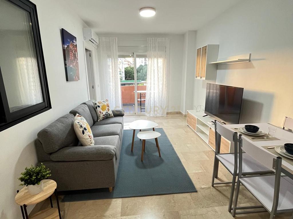 Apartamento T2 em Málaga com Vista para a Cidade e Montanha - Image 8