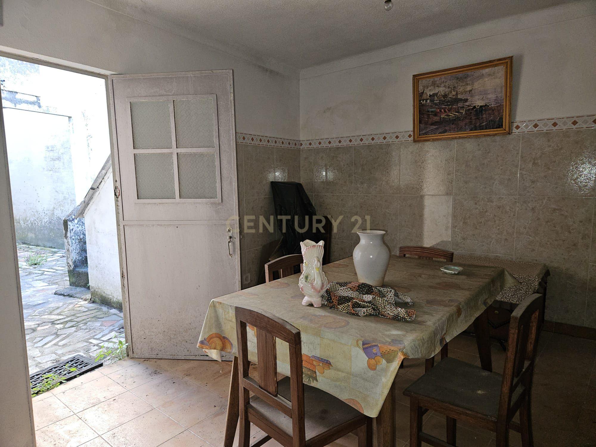 Moradia T2 Rés-do-Chão com Logradouro e Terraço – Alcains - Image 26