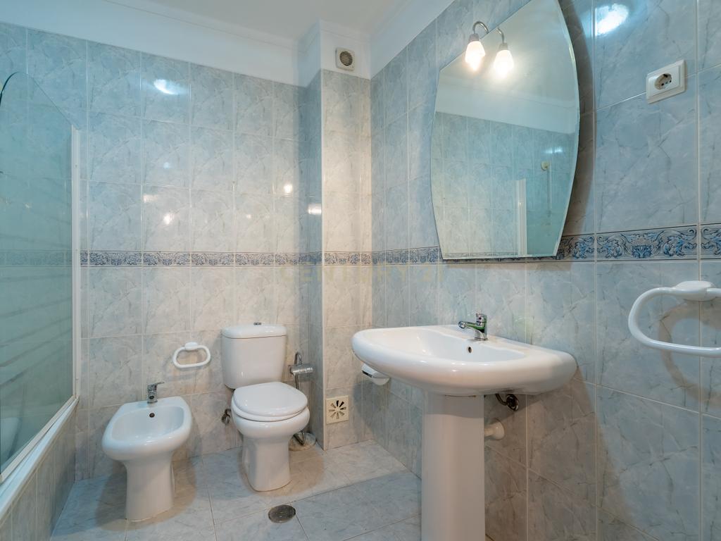 Moderno T1 em Lousã, quase novo e pronto a habitar - Image 29