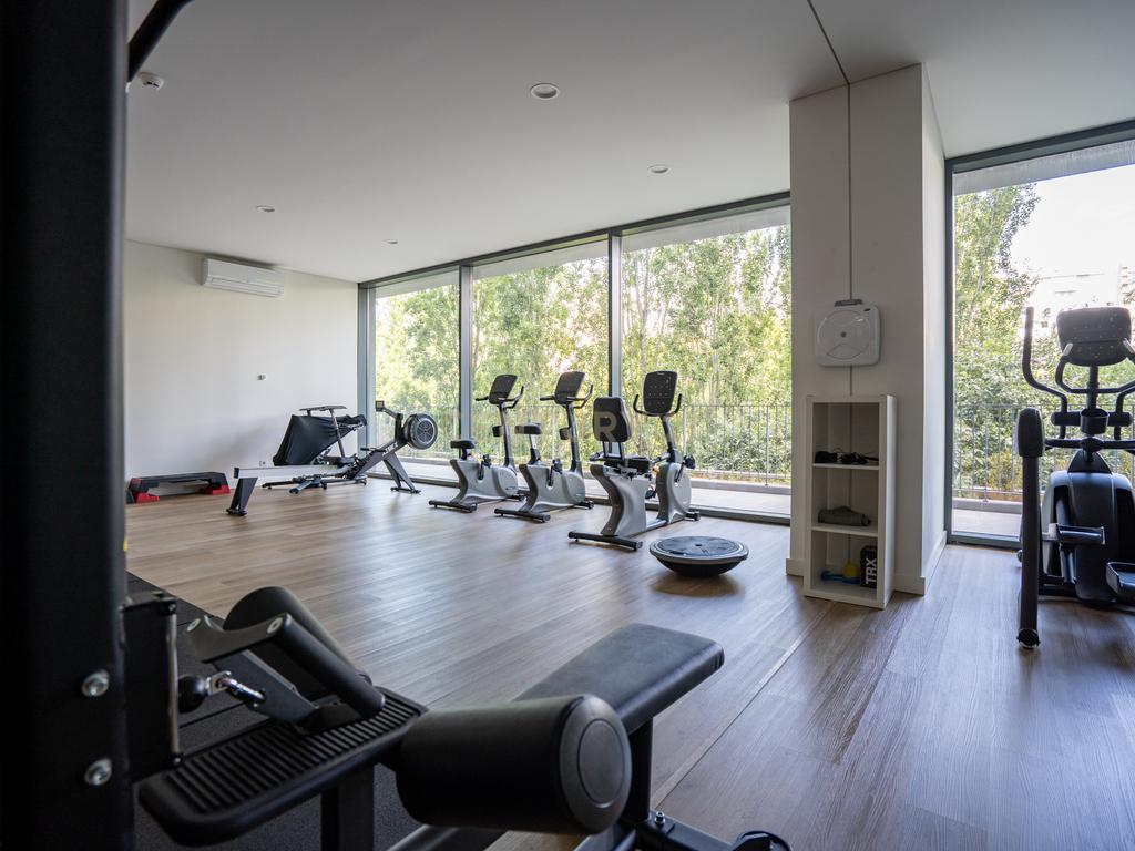 Exclusivo T3 no Terraces Mirear com Varanda, Piscina, Ginásio e Sauna – Miraflores - Image 26