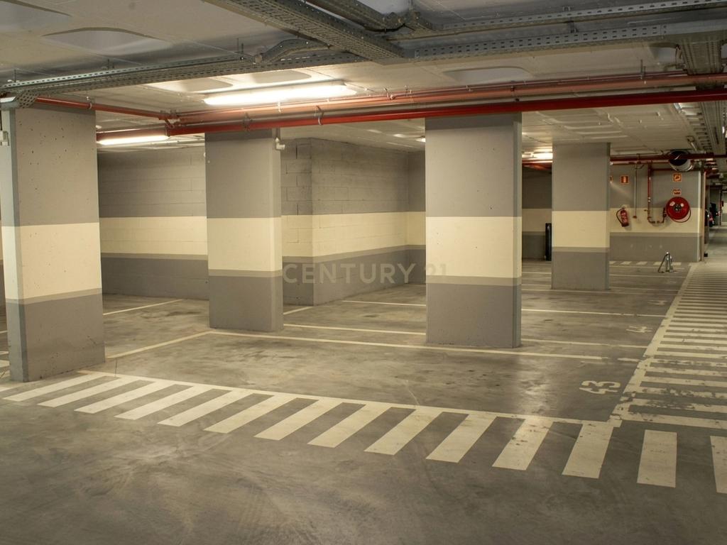 Elegante T2 no 6.º piso do Alcântara Rio, em estado de novo, com estacionamento e excelente luminosidade. - Image 13