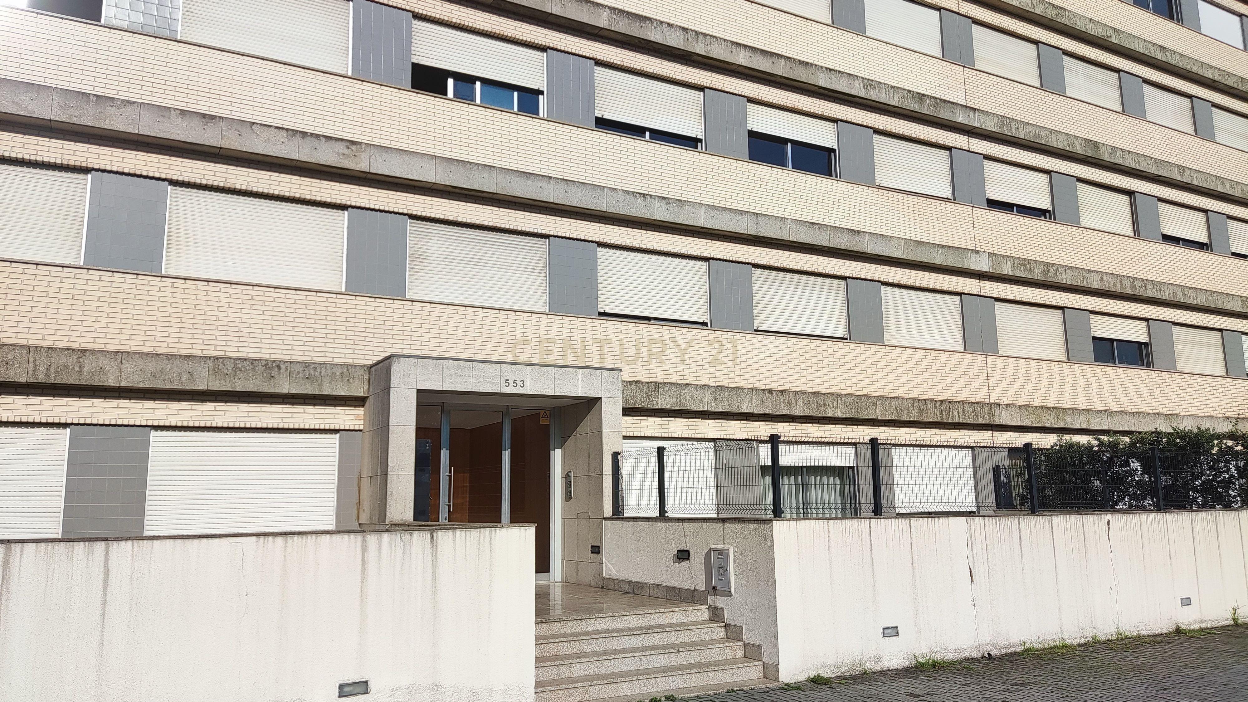 Apartamento T3 no Último Piso com Garagem – Moreira da Maia, Porto - Image 24