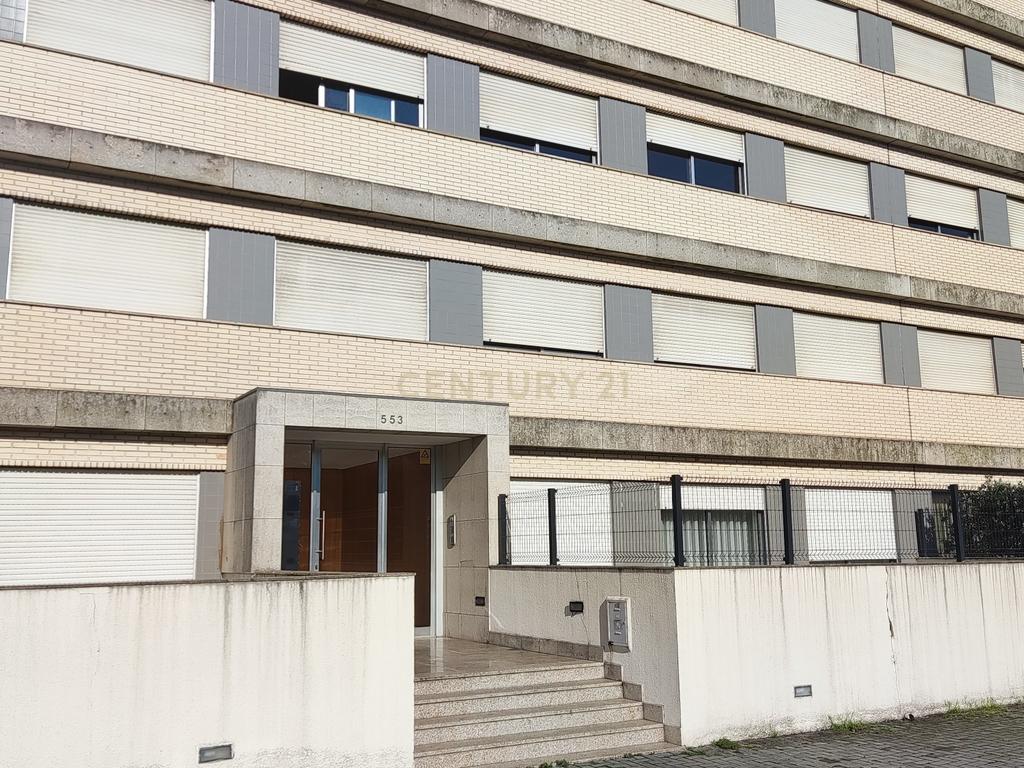 Apartamento T3 no Último Piso com Garagem – Moreira da Maia, Porto - Image 24