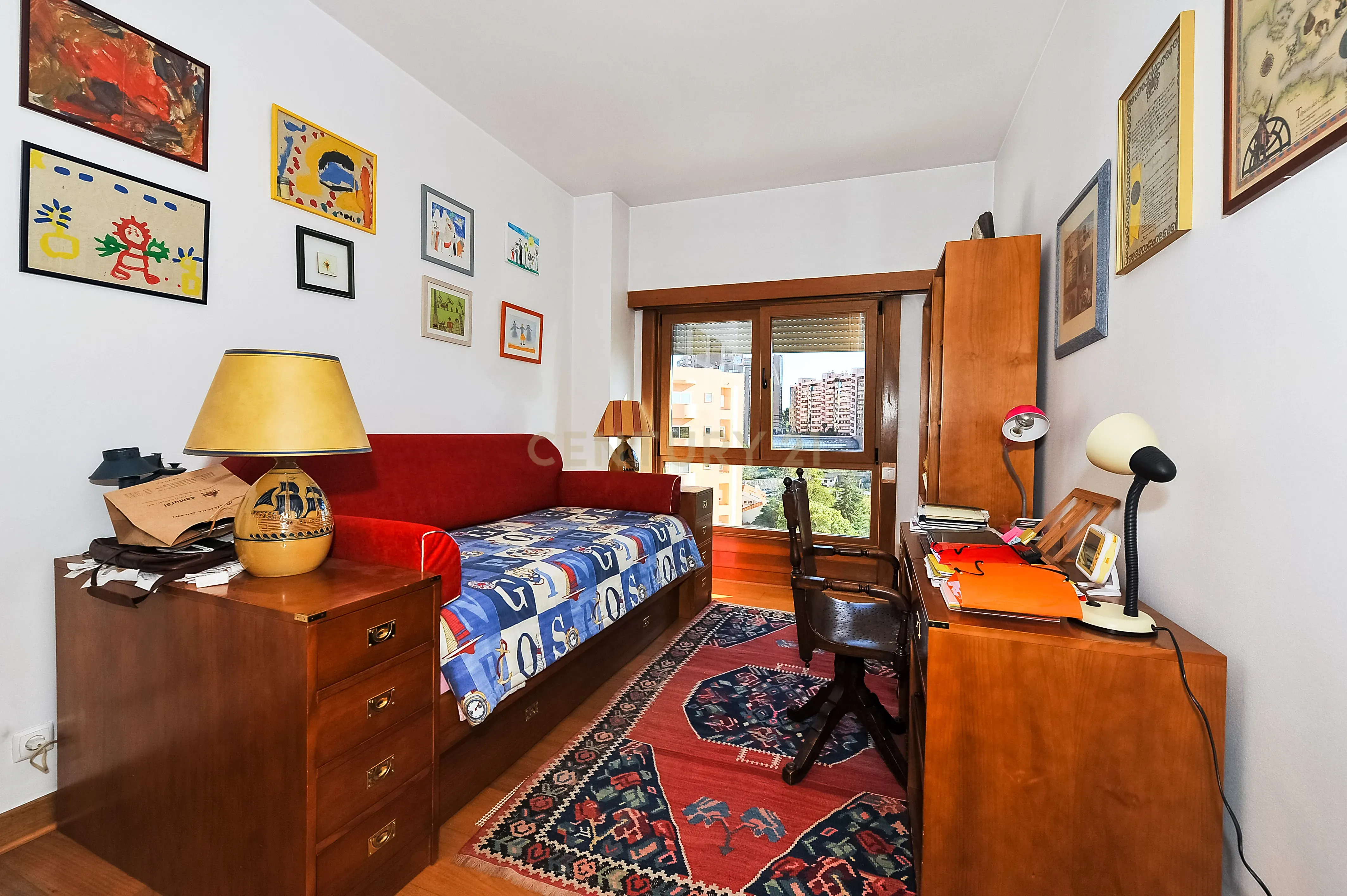 Espaçoso apartamento T4 em Condomínio Fechado, segurança 24h, na zona das Laranjeiras, na Calçada Palma de Baixo, perto das universidades - Image 24