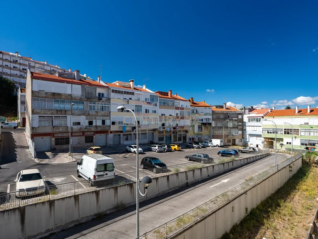 T3 Remodelado | Praceta São Jorge da Mina| Damaia de Cima encostado à Urbanização do Neudel - Amadora - Image 17