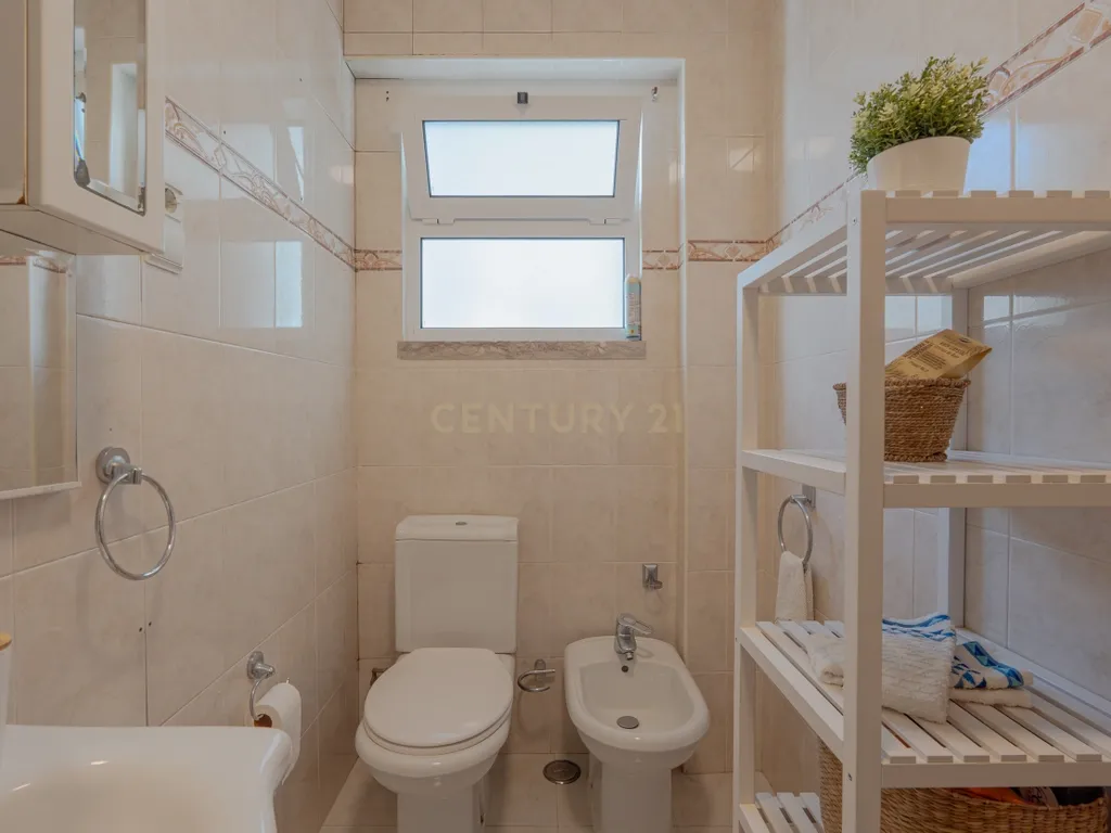 Apartamento T2+1 em Moscavide, Próximo ao Metro - Image 25