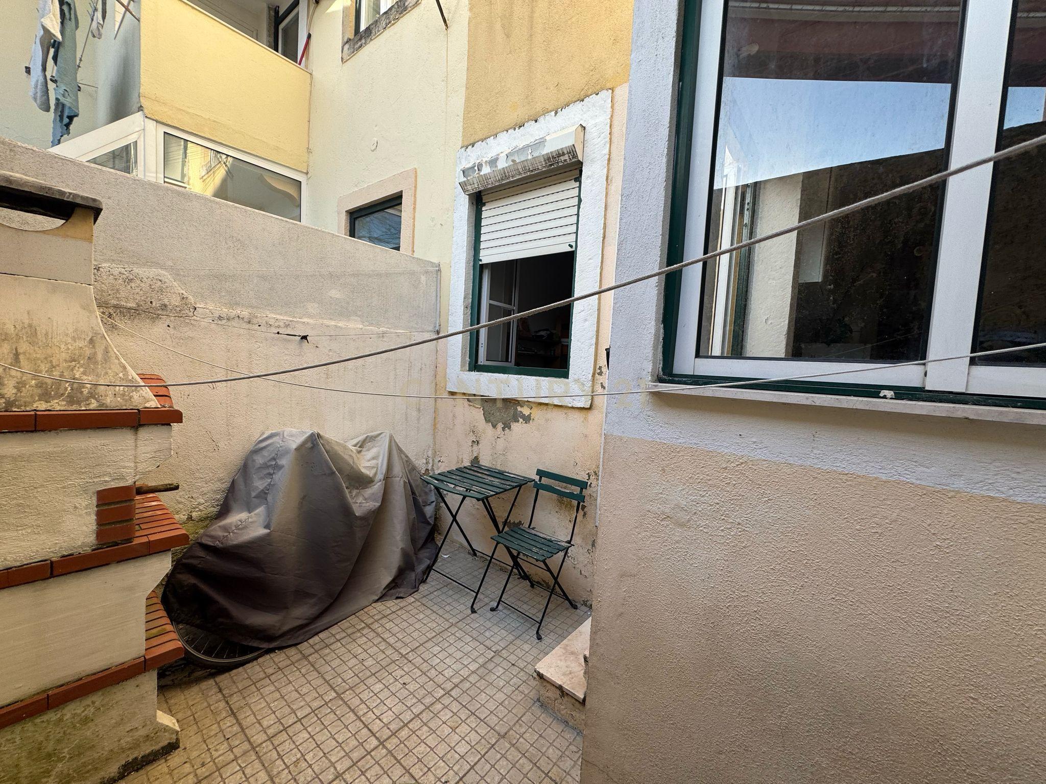 Apartamento T2 com terraço em Alcântara - Image 13