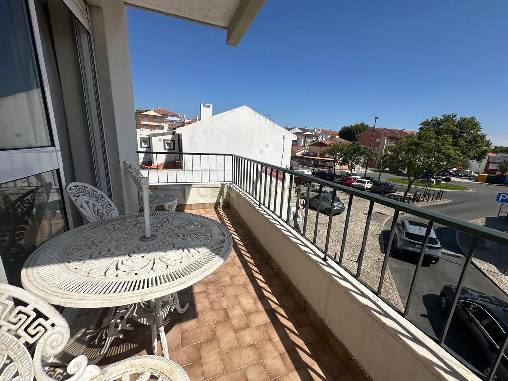 APARTAMENTO T2 | LOCALIZAÇÃO CENTRAL EM TIRES | EM EXCELENTE ESTADO DE CONSERVAÇÃO  - Image 11