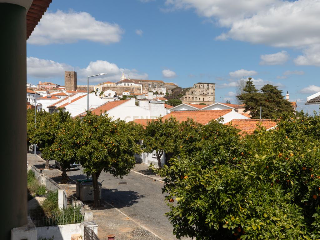 Moradia T6 com Jardim e Vista Panorâmica em Avis - Image 26