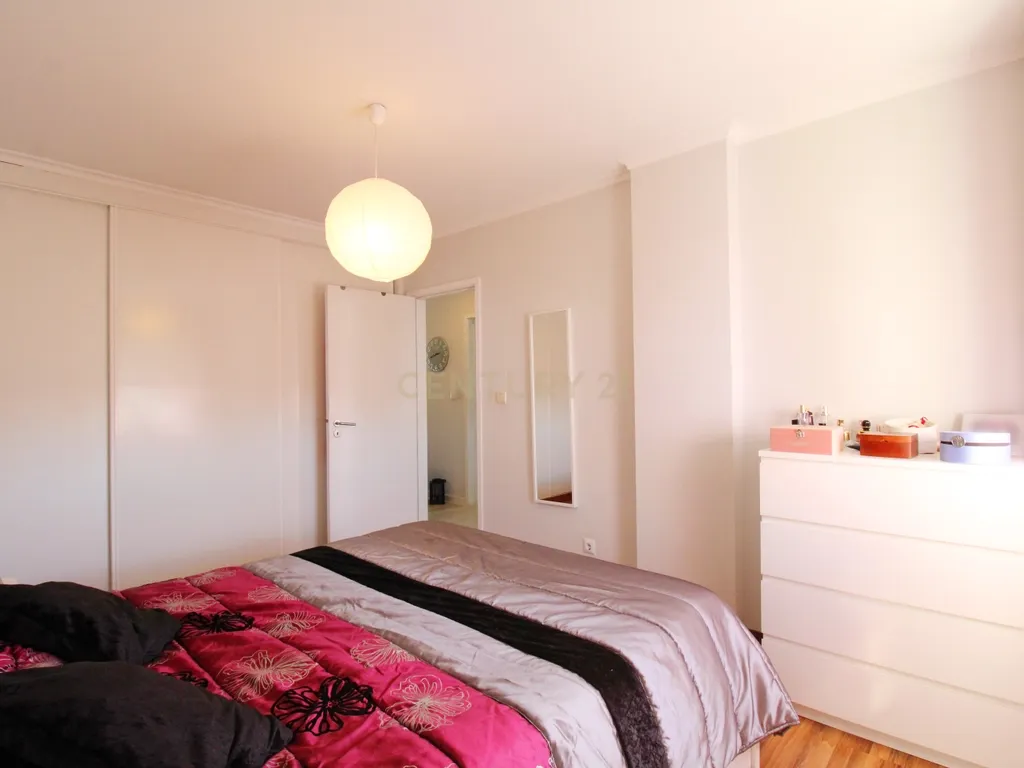 ✨ Oportunidade Única – T2 no Monte da Caparica ✨ - Image 16