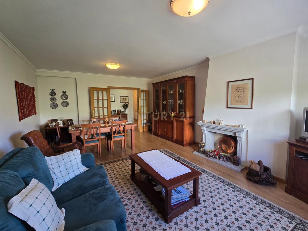 Apartamento T3 + 1 em Bragança - Image 4
