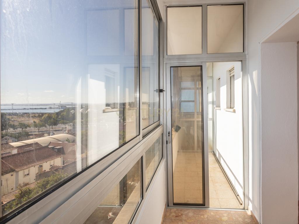 Apartamento T3 em Almada com Excelente Localização - Image 16