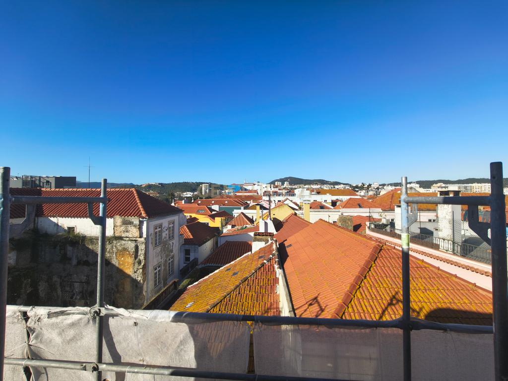 Moderno T2 em Setúbal ao pé da Avenida Luisa Todi - Image 24