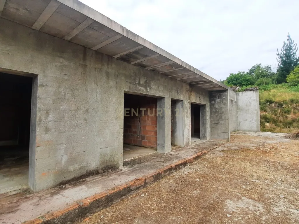Casa moderna T3 e terreno rústico perto de Oliveira de Frades e Vouzela, preço total 125.000.00 euros! - Image 2