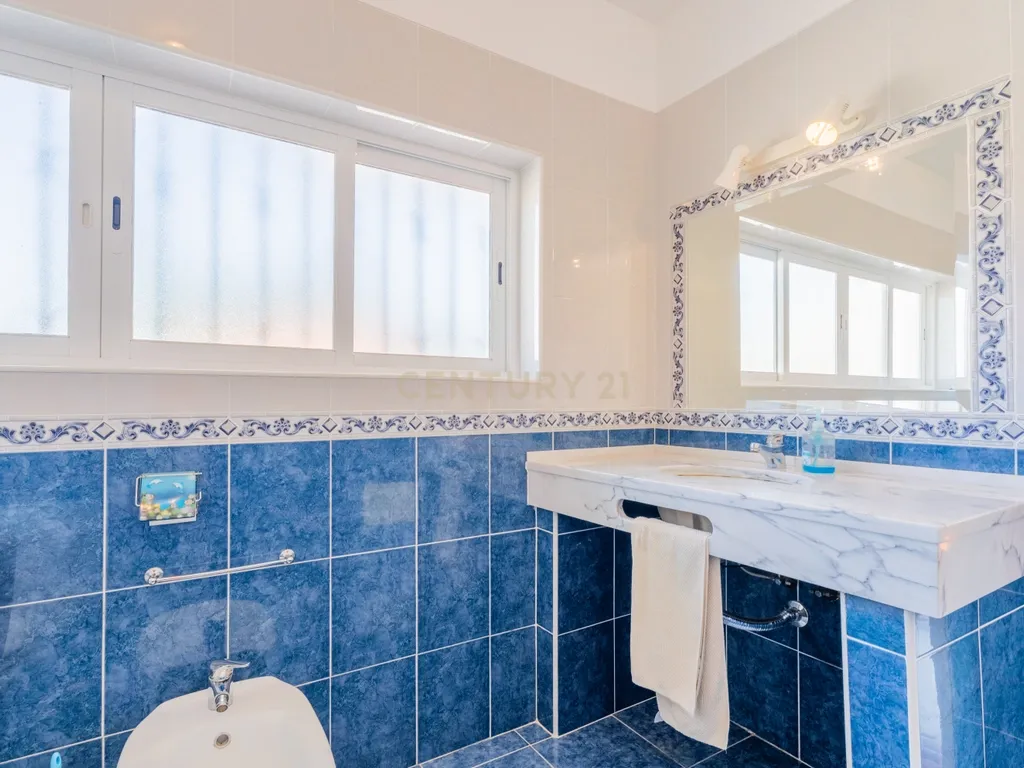 Moradia T4 com jardim no Bairro do Rosário, Cascais - Image 35