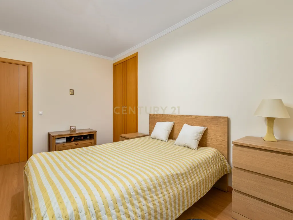 Apartamento T3 com vista mar em Faro - Image 19