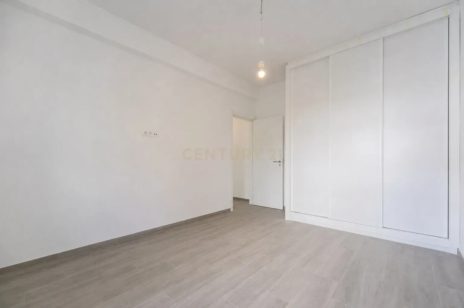 Fotografia 7 de Apartamento T4 Totalmente Remodelado no Coração de Olhão