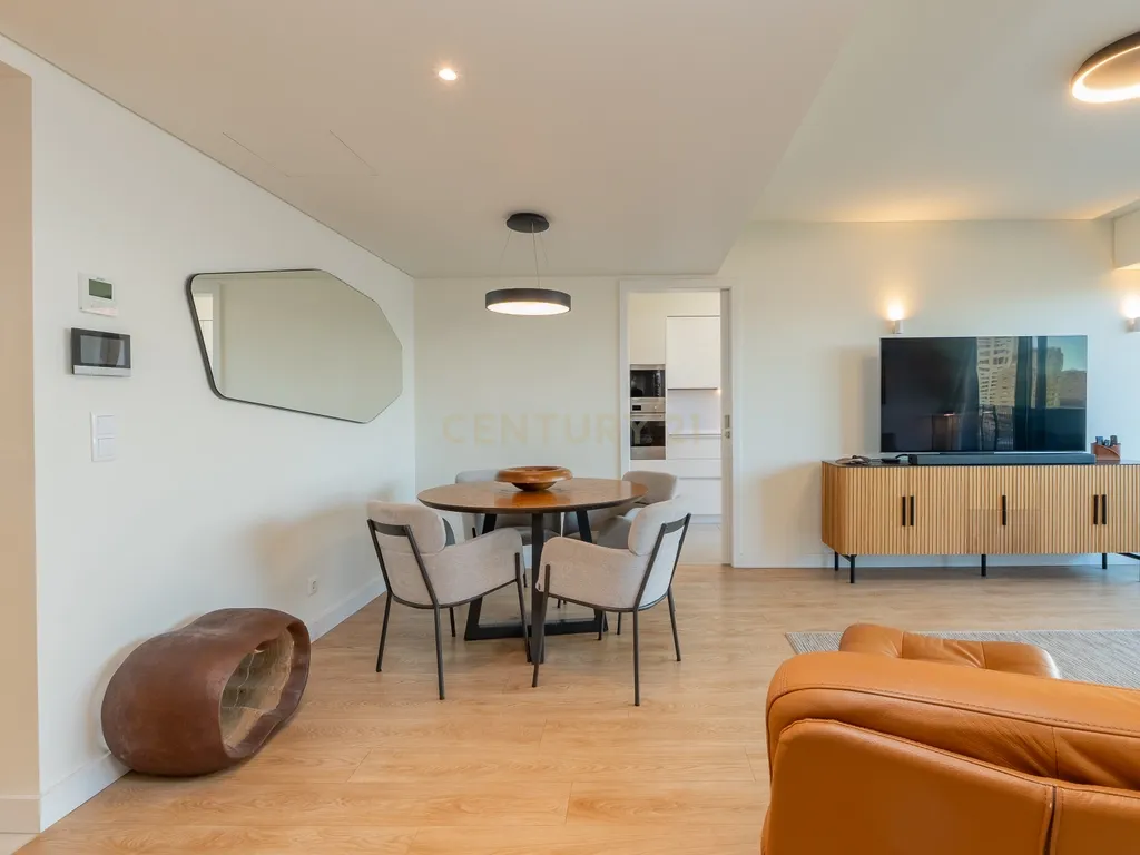 Apartamento T2 no VALRIO II junto ao Parque das Nações - Image 14