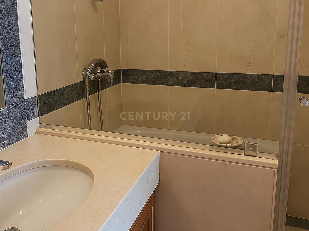 Apartamento espaçoso T3+2 em Carcavelos - Quinta de São Gonçalo com Vista Mar - Image 13