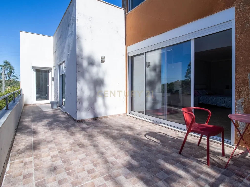 Moradia de arquitetura moderna no Juncal-Porto de Mós - Image 30