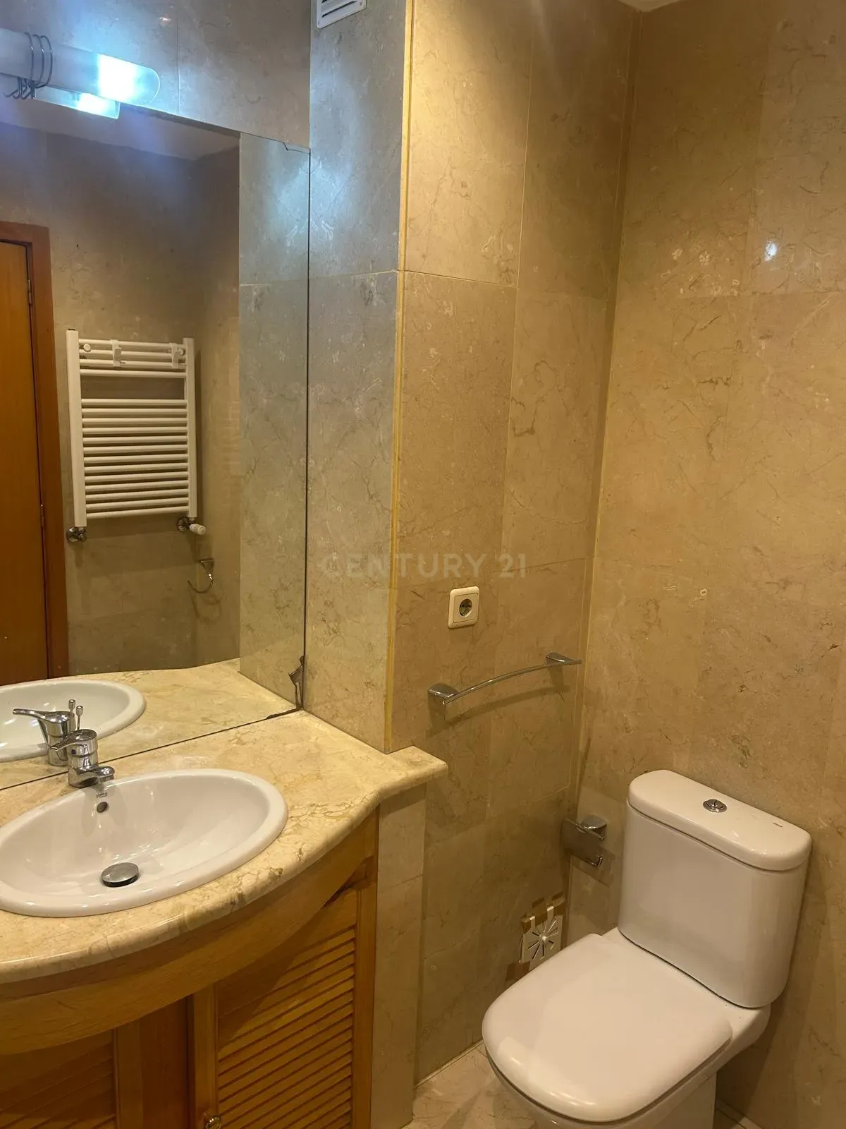 Fotografia 11 de Luxuosa Moradia T3 em Folgosa, Maia - 310m² com Vista Montanha
