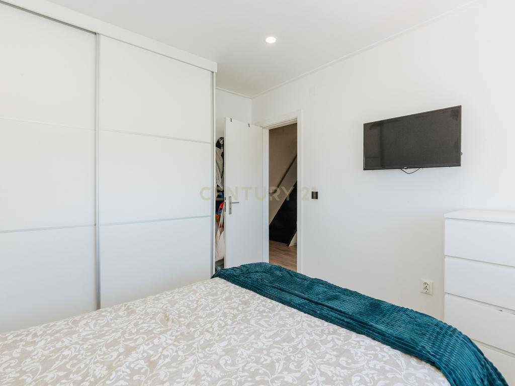 Apartamento T2+1 Renovado em Alhos Vedros - Image 9