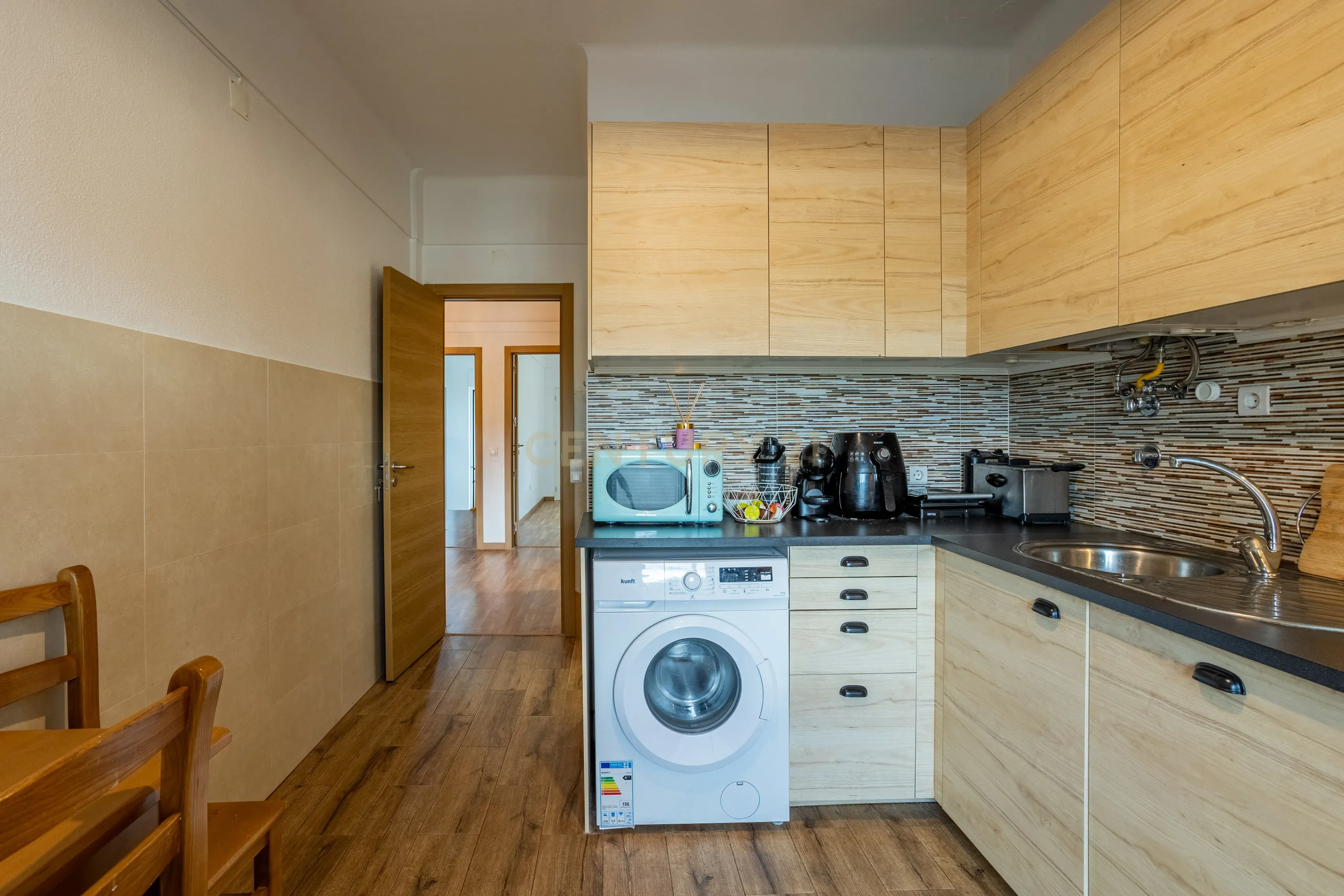 Apartamento T2 na Nazaré - Totalmente Remodelado com Vista Mar - Image 25