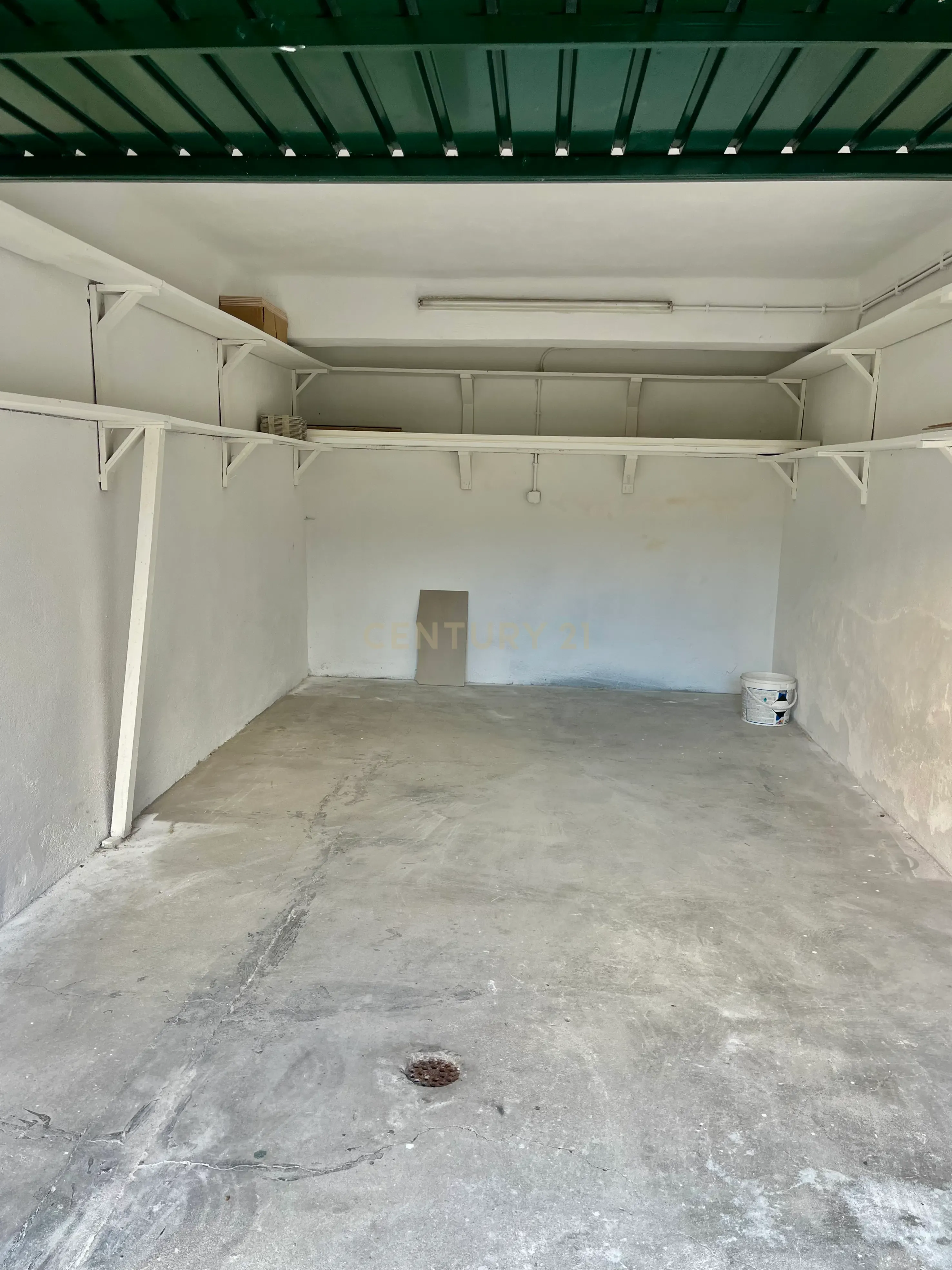 🏡 Arrenda-se Apartamento T4 em Alvalade – Remodelado | Com Garagem + 1 Estacionamento 🚗 - Image 10