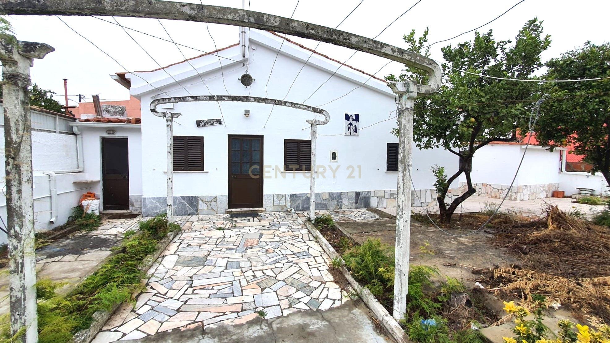 Moradia Térrea nas Quintinhas inserida num lote de 264m2 - Charneca Caparica - Image 20