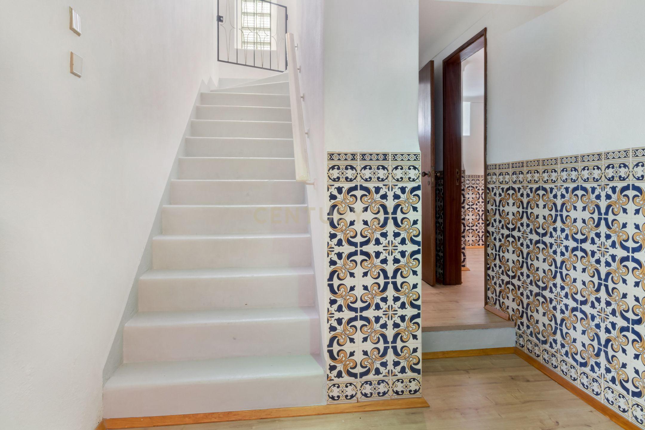 Moradia T3+2 para renovar em Alvalade, Lisboa. Em Venda! - Image 21
