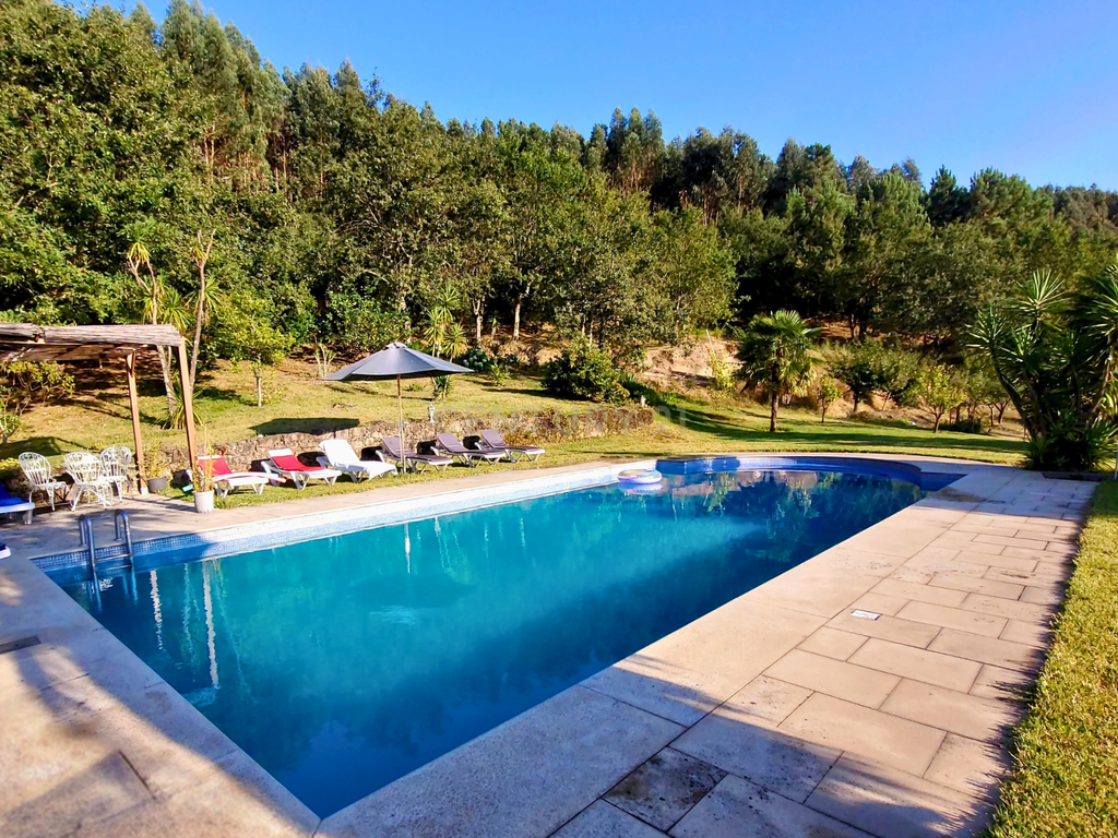Propriedade com moradia T3 e piscina, Macieira de Cambra - Image 31