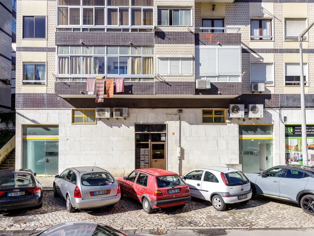 Loja para investimento em Odivelas - Image 6