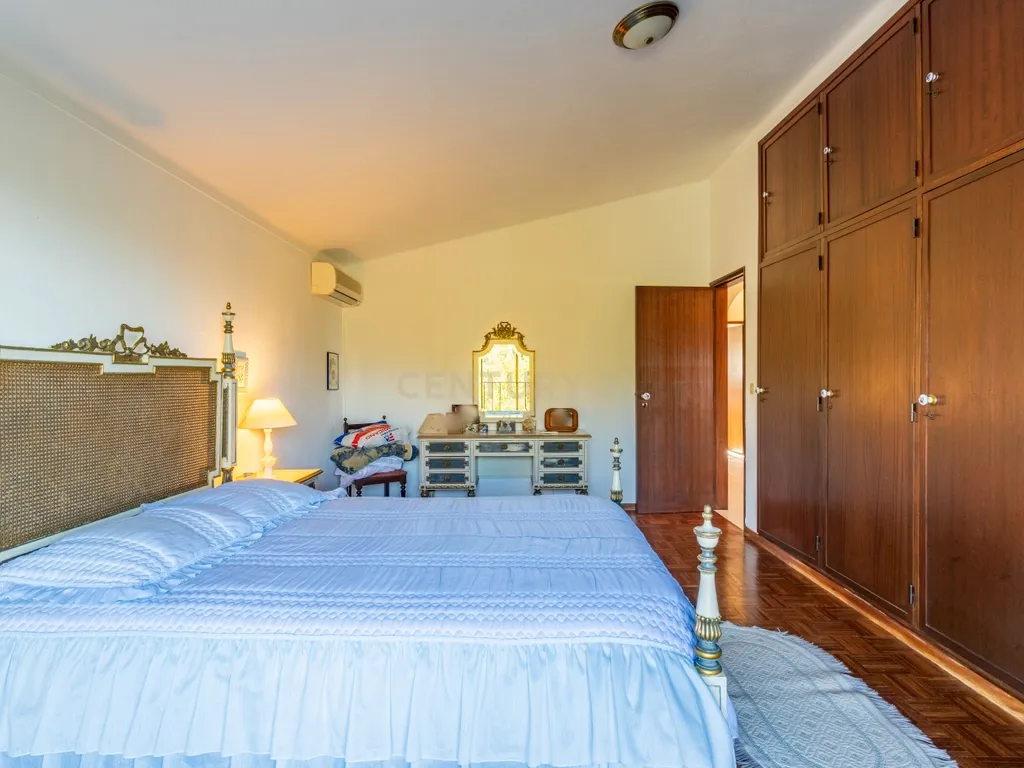 Quinta com 25.800M2 com moradia T6 em Casével, Santarém. - Image 25