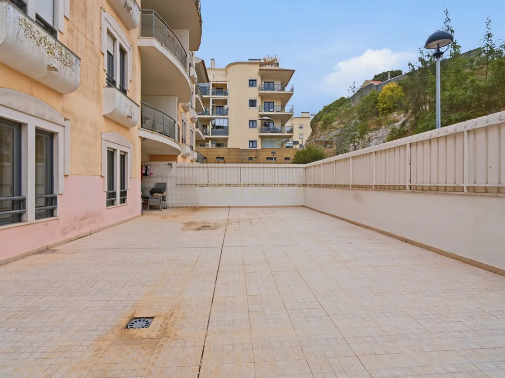 Apartamento T3 com terraço privativo, churrasqueira, zona de refeição e forno a lenha — Venda do Valador, Venda do Pinheiro - Image 34