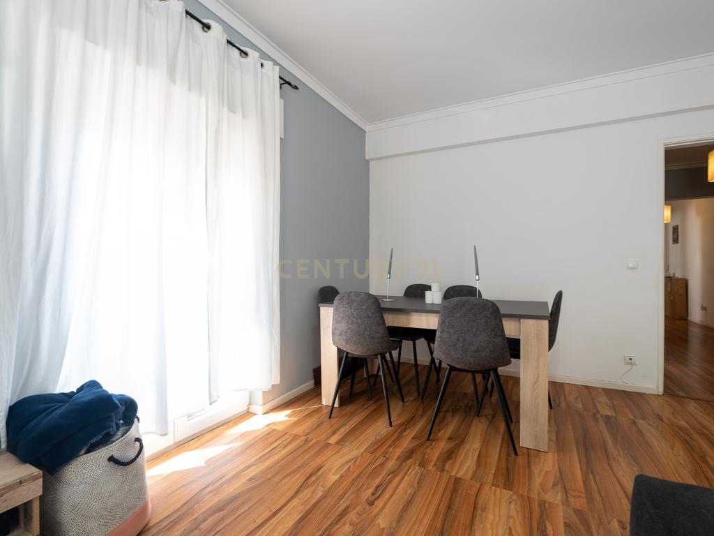 🏡 Oportunidade única: T2 espaçoso, com  varanda e localização privilegiada! - Image 7