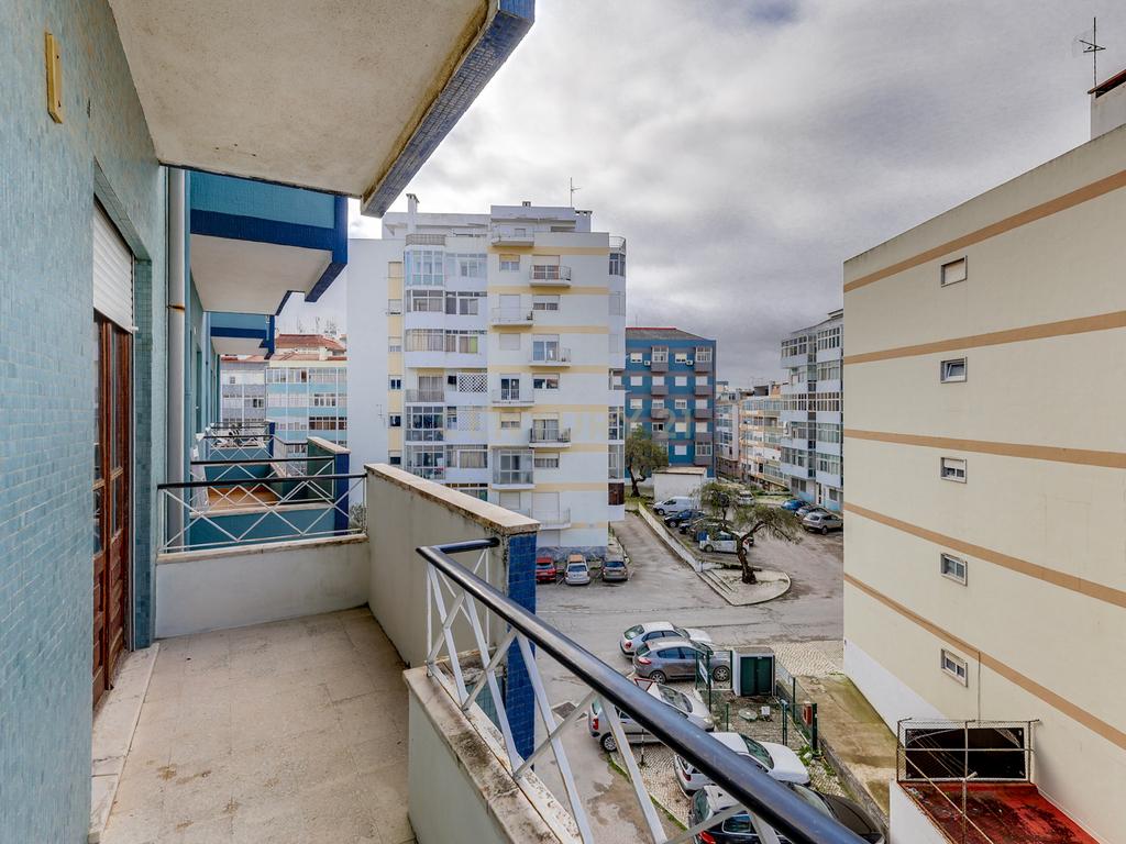 T3 com Vista Panorâmica em Almada: O seu próximo projeto de sonho! ✨ - Image 22