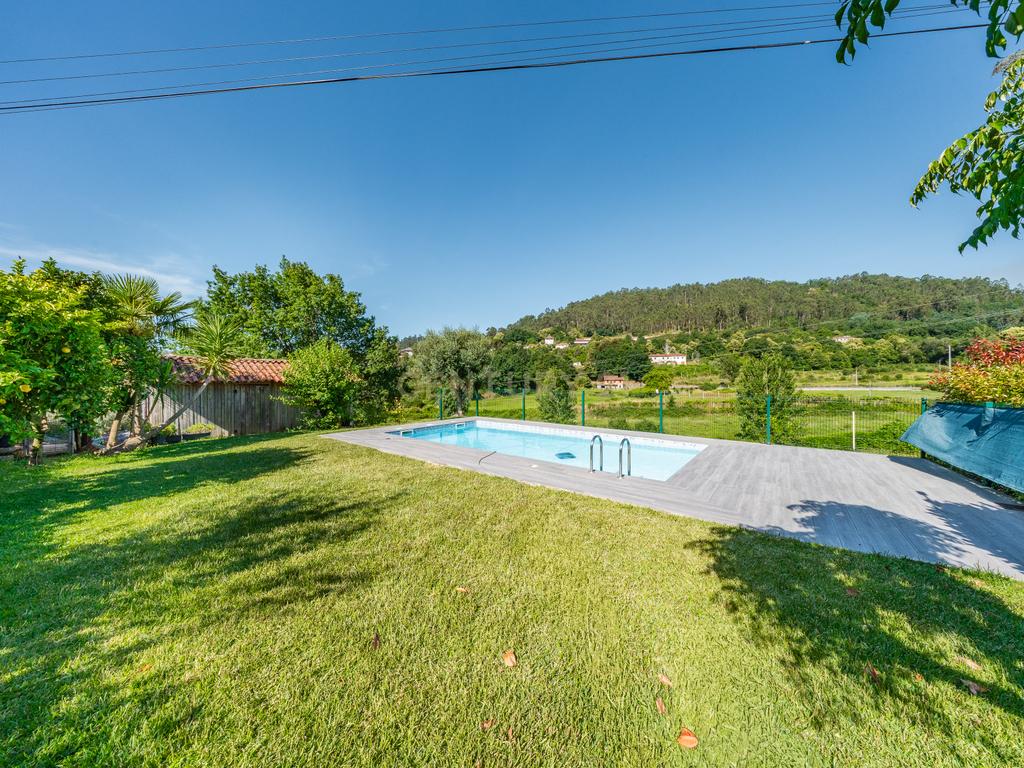 Casa T4 com Vista Panorâmica em Arcos de Valdevez - Image 9