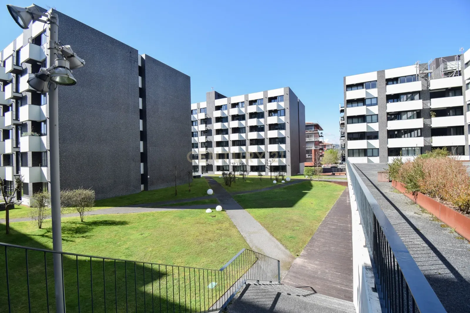 Apartamento T2 Quinta da Portela ( Mondego Residence)em Coimbra com Varanda e Serviços Exclusivos - Image 3