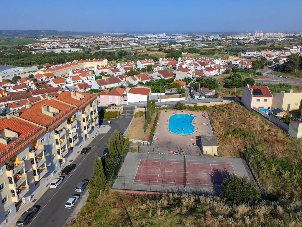 Apartamento T3 Remodelado na Horta dos Vimes - Viva com Conforto e Qualidade em Alenquer. - Image 41