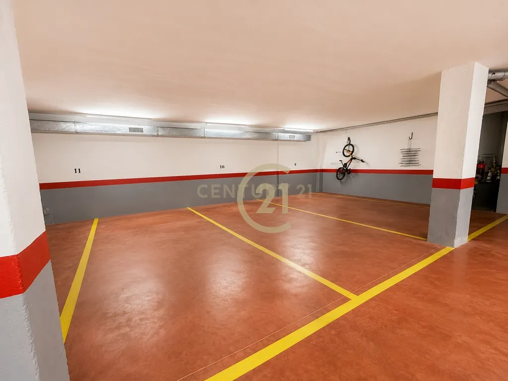 Apartamento Luminoso com Terraço e Garagem a 400 Metros da Praia em Fuengirola - Image 28
