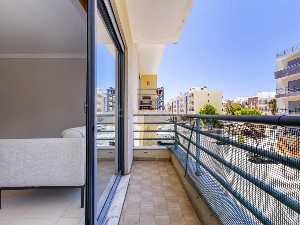 Apartamento T3 com Garagem na Quinta João de Ourém — Olhão - Image 6