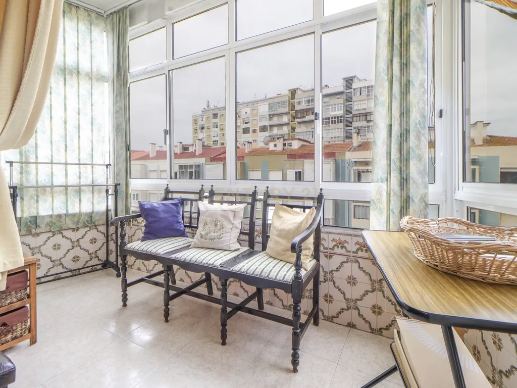 Apartamento T3 no Laranjeiro – Junto à Base Naval do Alfeite | Pronto a Habitar | Elevador - Image 15