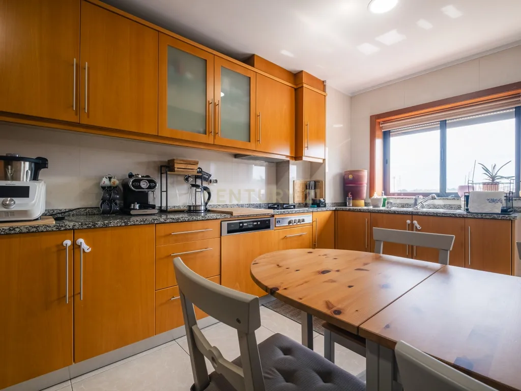 T2 de Excelentes Áreas | Suite, Garagem e Arrecadação | Alfena - Image 11